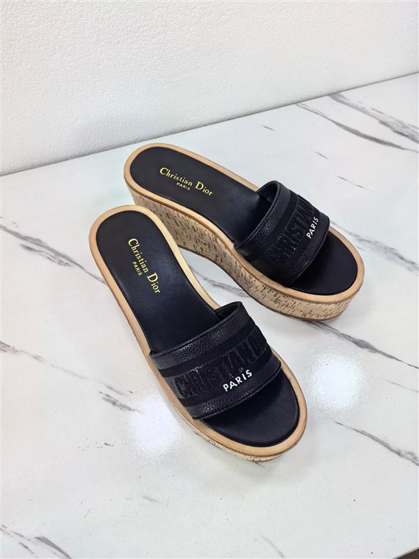 20251128184319652 270